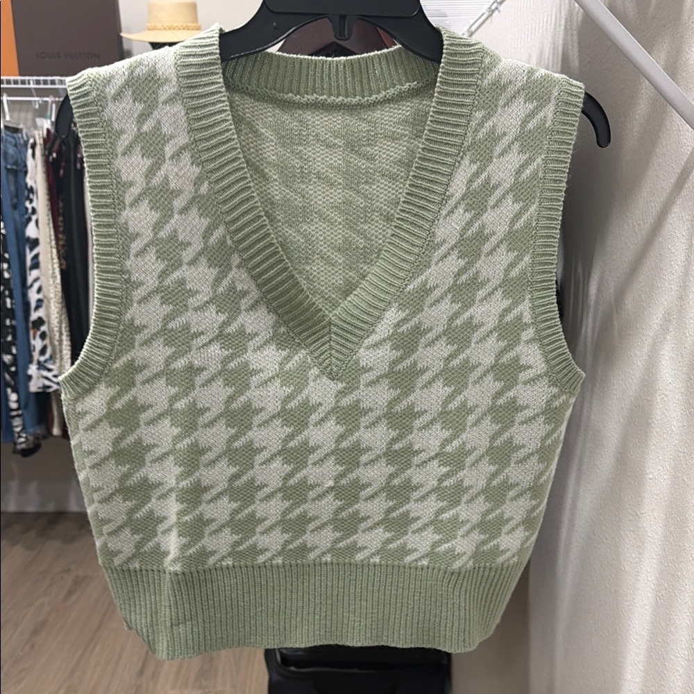Light Green Houndstooth V-Neck Sweater Vest